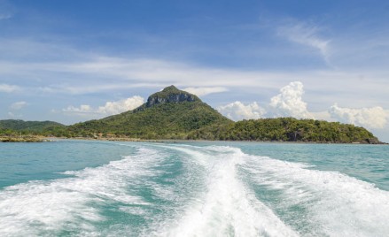 Speed Through water or speed over ground, Which one to use ?