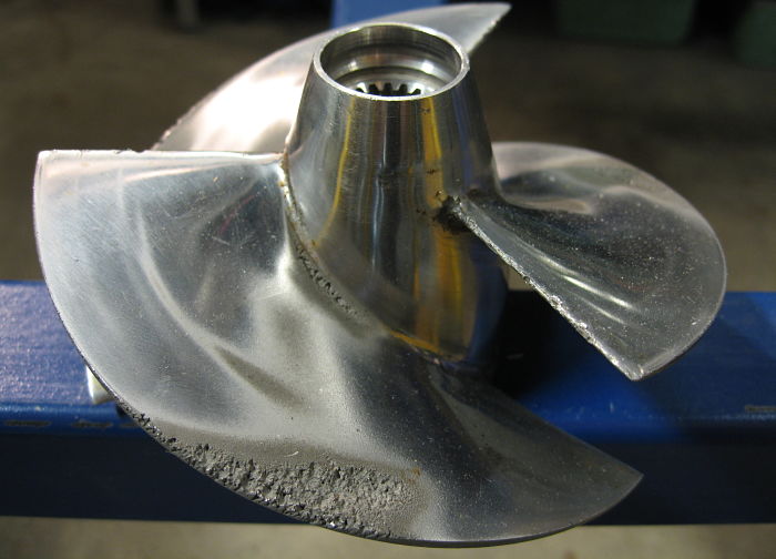 Why to put rudder on midship before giving an astern movement? MySeaTime